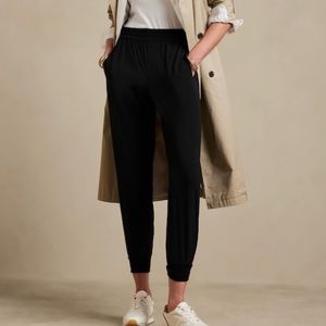 Black Airstretch Jogger size S from Banana Republic